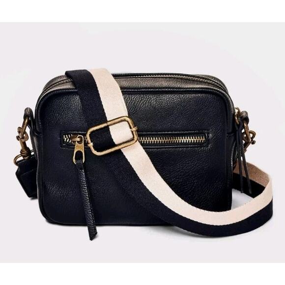 Camera Crossbody Bag - Universal Thread Black Faux Leather NWT - Picture 1 of 10